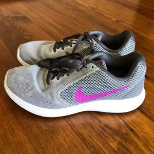 Women’s Nike Revolution 3